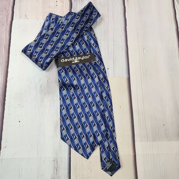 David Taylor Mens Formal Necktie 57"Lx3.75"W Blue Geometric‎ Neck Tie New - Picture 1 of 5